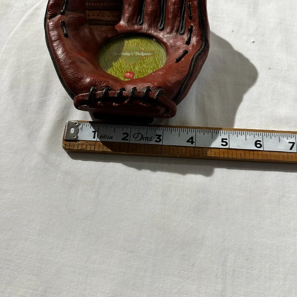 Russ “Yesterday’s Ballgame” Ceramic Baseball Glove Picture frame SZ 6”X5” 2.5”